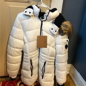 Steve Madden White Puffer Jacket with Hood and Quilted Design